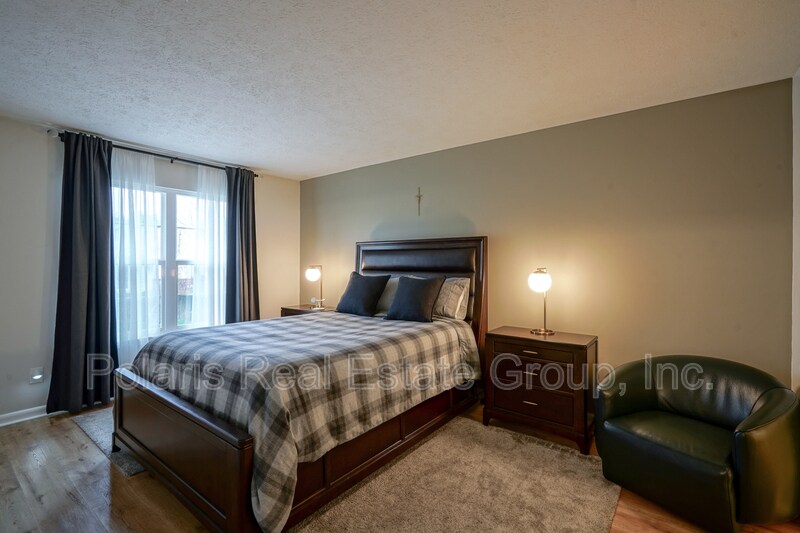 Building Photo - 2808 Lakeshire Ln