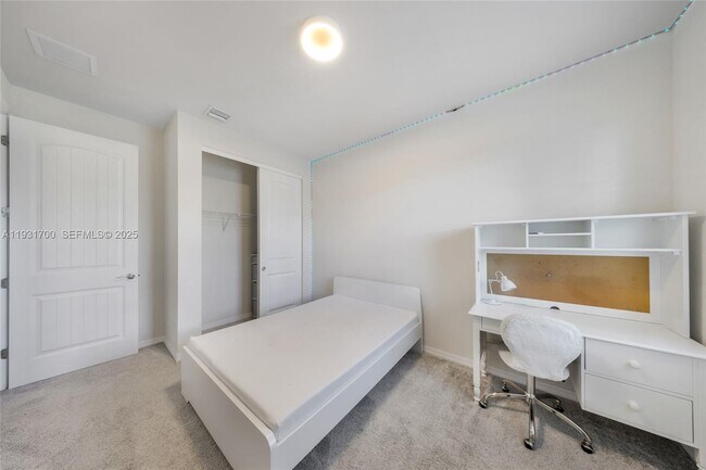 Building Photo - 5110 Eucalyptus Dr