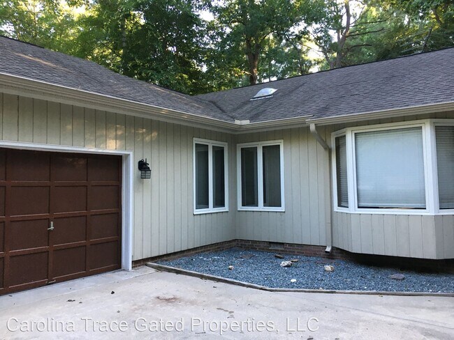 Building Photo - 3 br, 2 bath House - 5055 Bluebird Drive