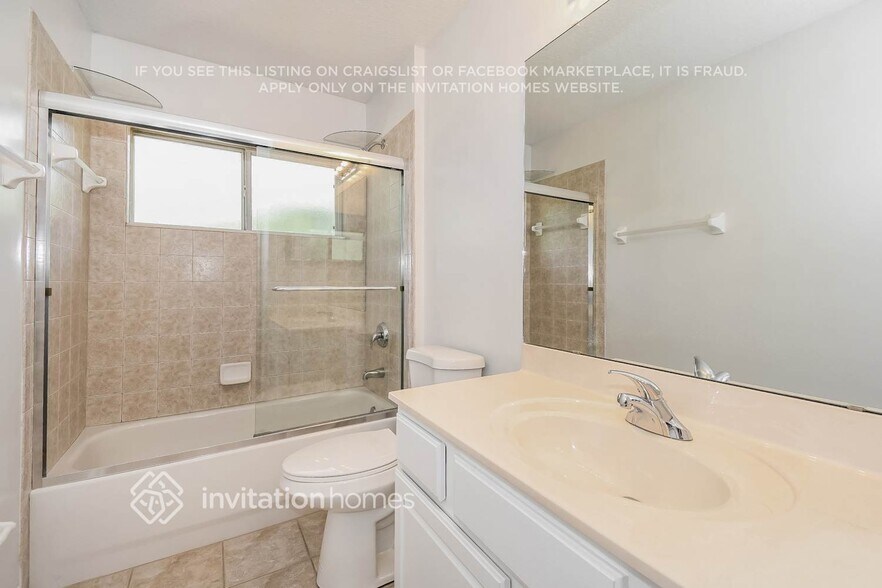 Building Photo - 420 Heather Park Ln