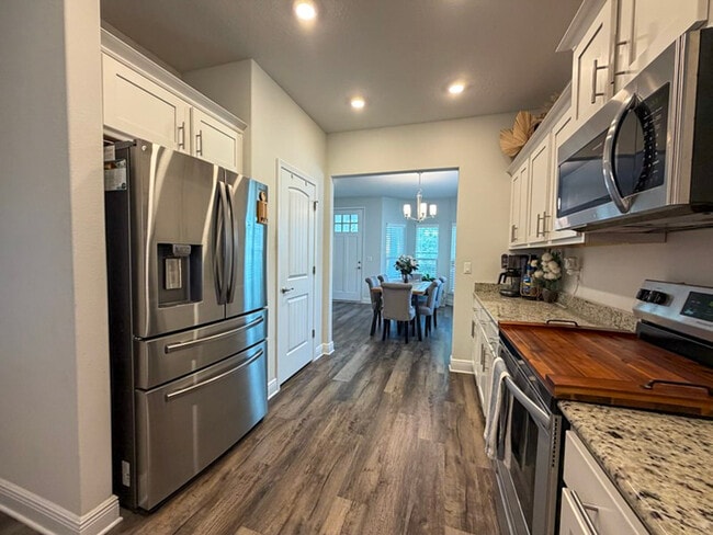 Building Photo - 593 Riverwalk Cir