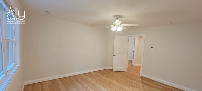Building Photo - 290 Windfield Cir