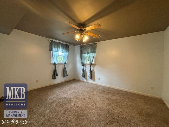 Building Photo - 3158 Galloway Dr