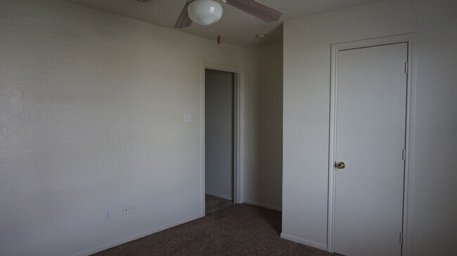 Building Photo - 4304 Sand Dollar Dr
