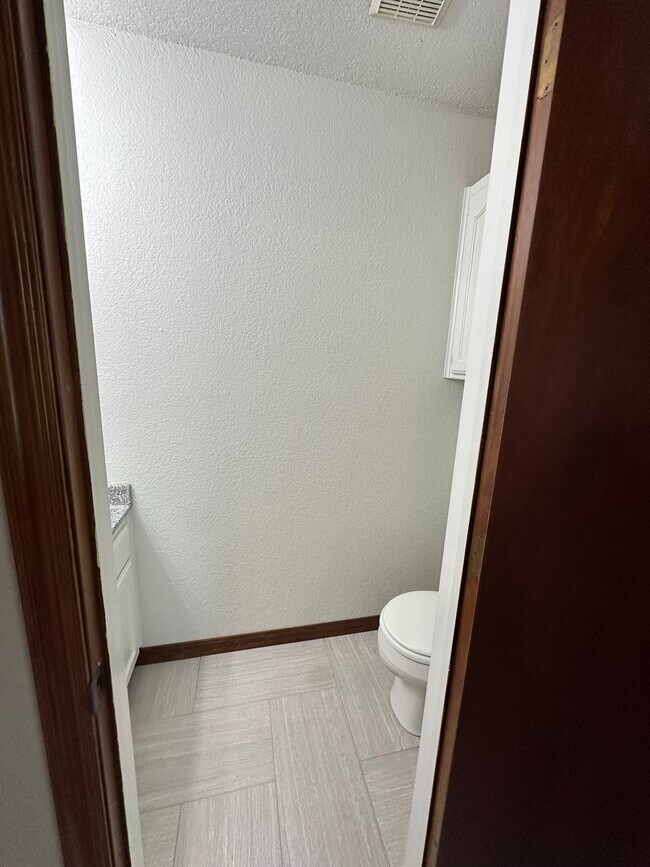 Building Photo - 2605 Briarcliff Dr