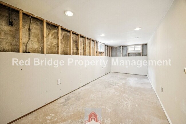 Building Photo - 4413 NE 26th Ave