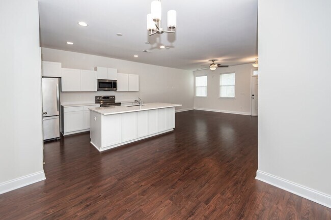 Building Photo - 7787 Montview Rd