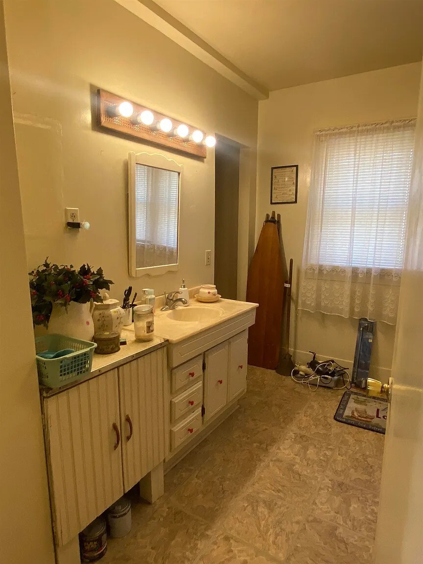 Bathroom - 505 Dorrance St