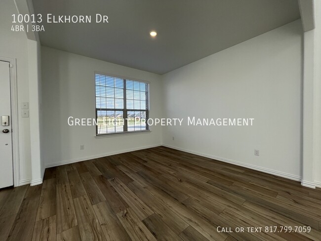 Building Photo - 10013 Elkhorn Dr