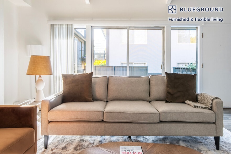 Building Photo - 801 Middlefield Rd