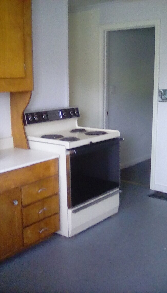 Primary Photo - 36 Bolster Rd