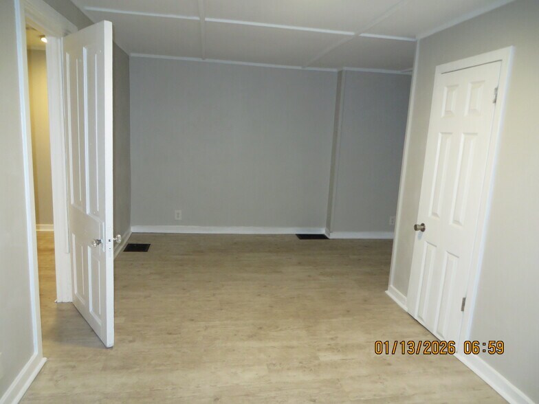 Building Photo - 202 W 3rd St