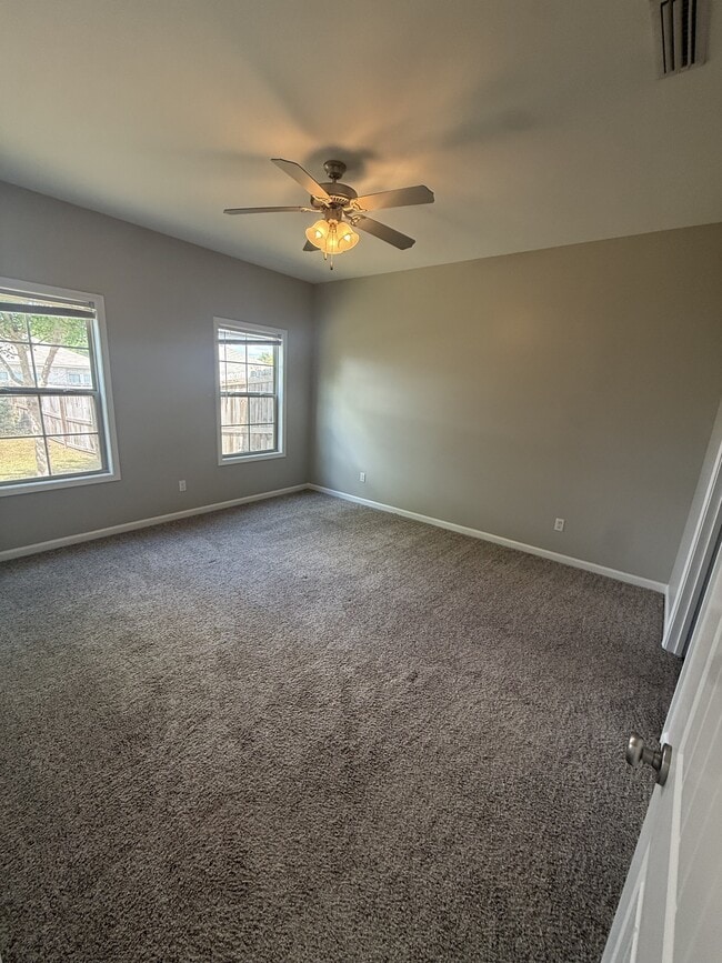 Building Photo - 124 Heyward Dr