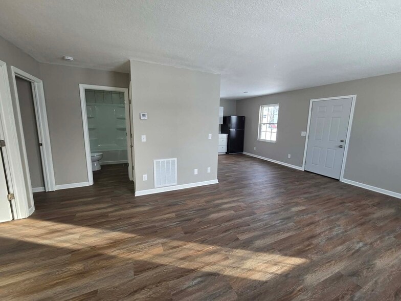 Building Photo - 1674 Ridgeview Ct