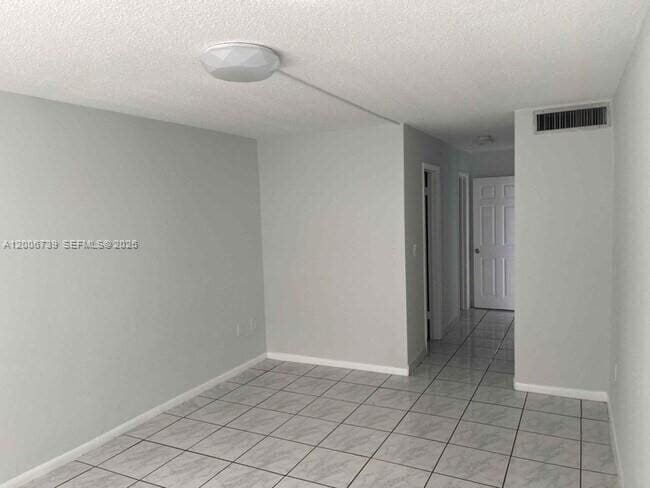 Building Photo - 1701 NE 191st St