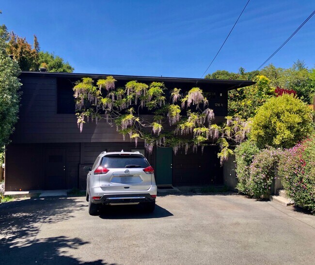 Parking - 1216 Spruce St