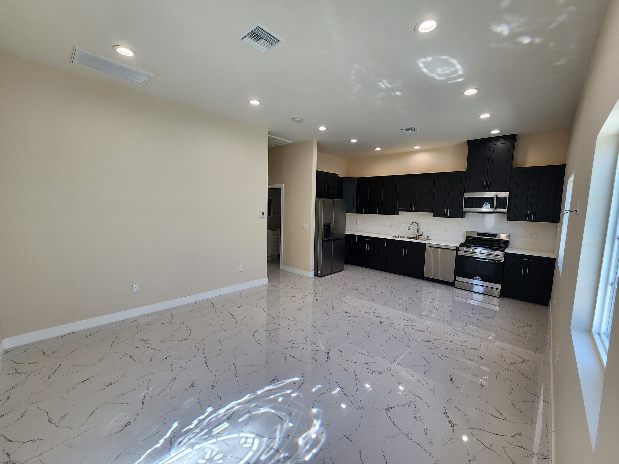 Building Photo - 10926 Olinda St