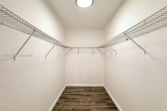 Building Photo - 13898 SW 90th Ave