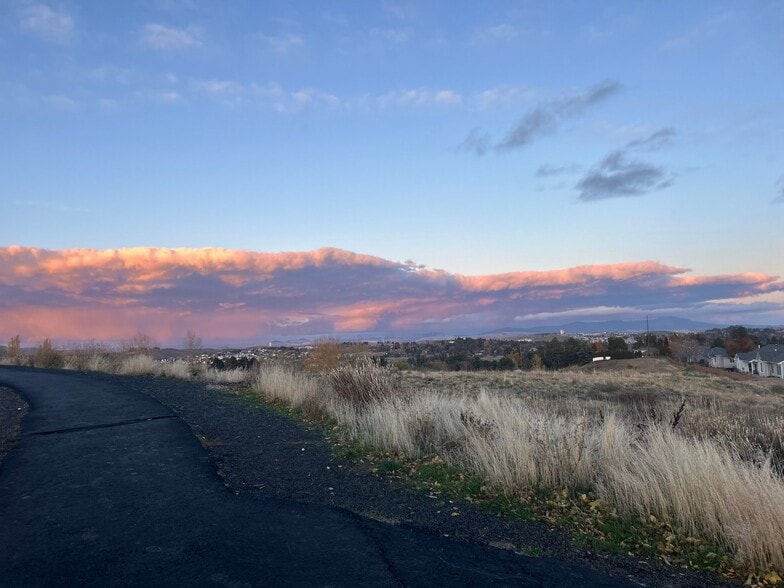 Building Photo - 1545 Capri Ct