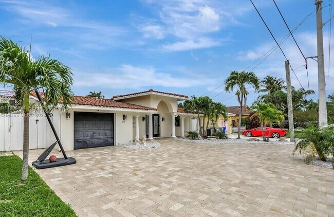 Building Photo - 2321 SE 15th St