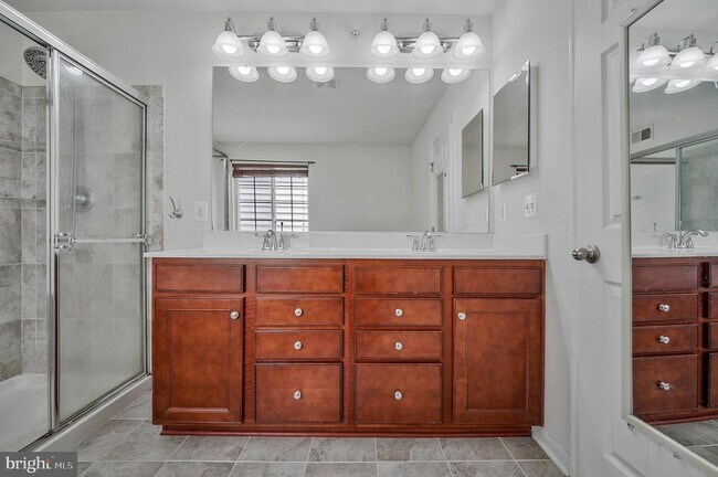 Building Photo - 3461 Eagle Ridge Dr