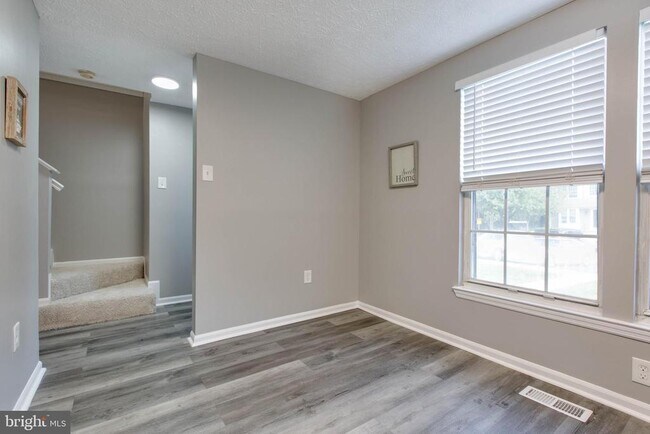 Building Photo - 682 Willowby Run