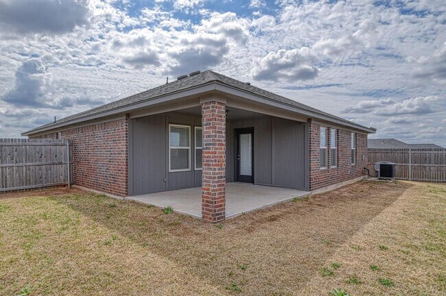 Building Photo - 275 Jennifer Dr