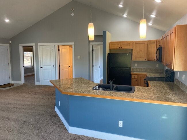 Building Photo - 451 Skylark St SW