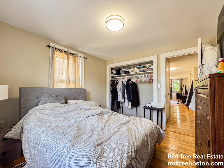 Building Photo - 19 Town Hill St