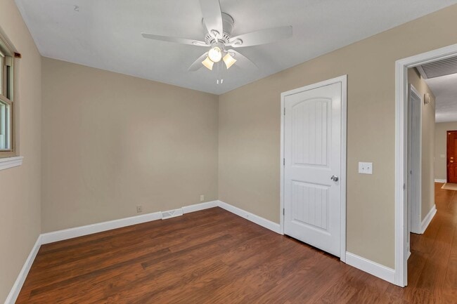 Building Photo - Italian Estates Property Management