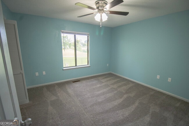 Building Photo - 251 Knight Dr