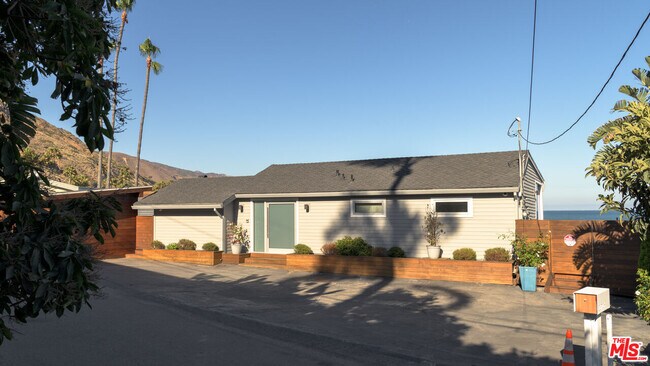Building Photo - 26706 Latigo Shore Dr