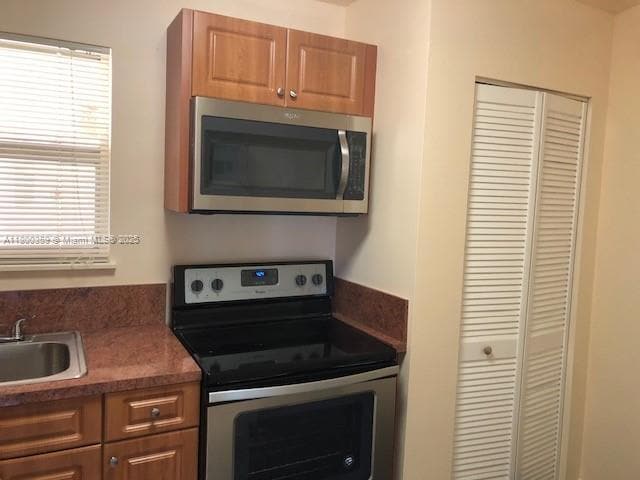 Building Photo - 7470 Miami Lakes Dr