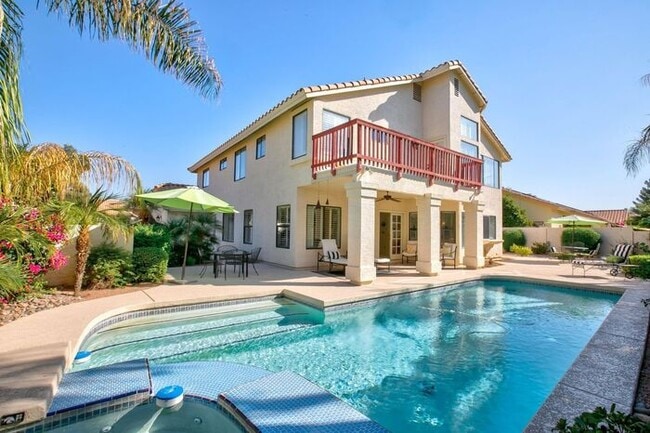 Building Photo - 5 bed 3 bath, 3500 sft in Tempe with pool