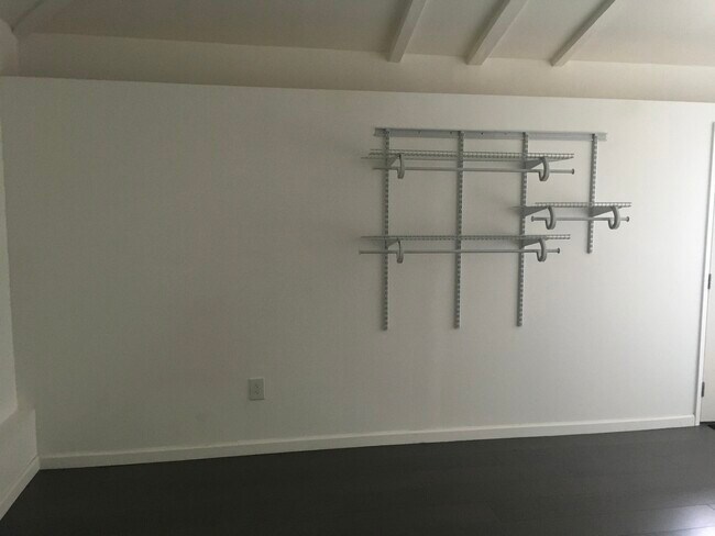 Side storage - 2220 Rollingwood Dr