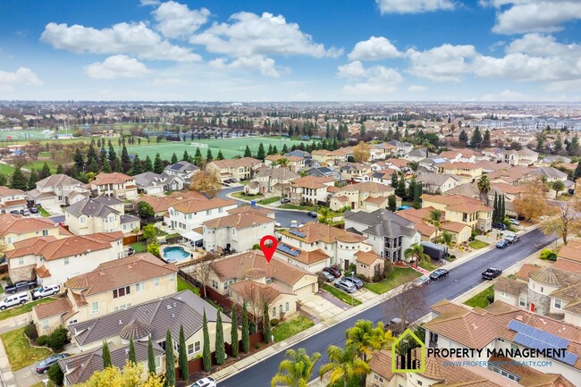 Building Photo - Exceptional Single-Story Home for Rent - 2...