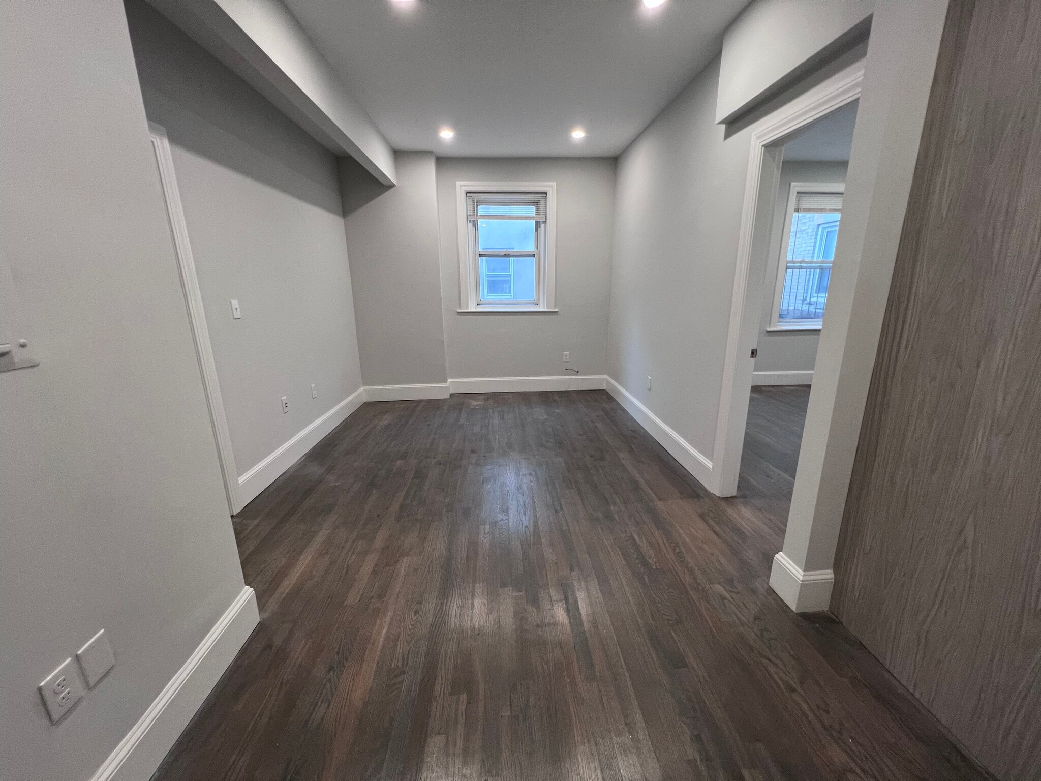 Building Photo - 132 Jersey St