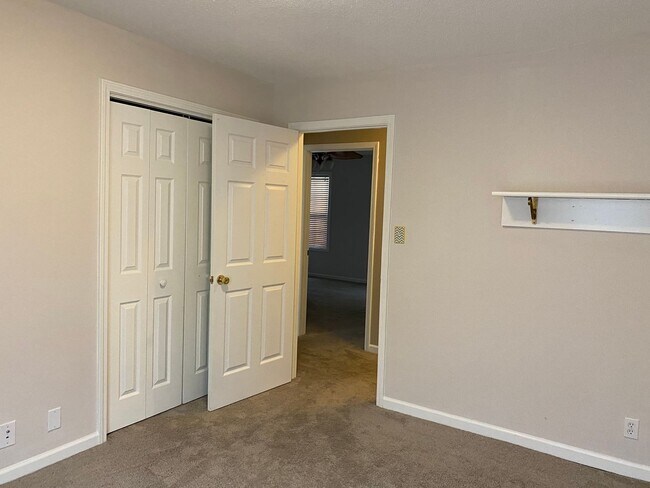 Building Photo - 1349 Jenny Ln