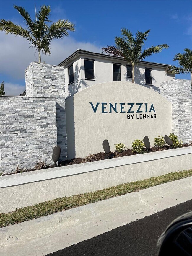 Building Photo - 18320 SW 148th Rd
