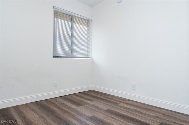 Building Photo - 25 Gold Bar Ct