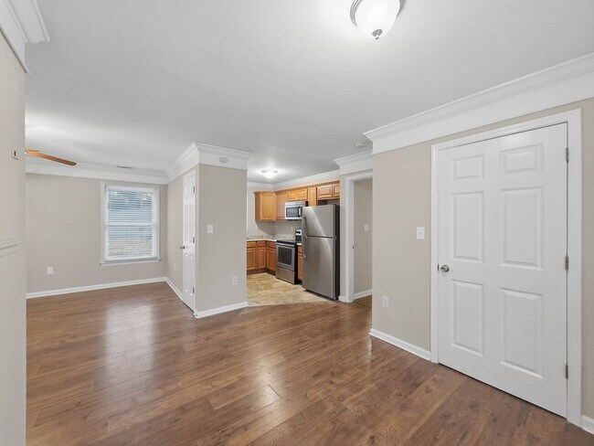 Building Photo - Fantastic 4 bedroom 2 bath home - Housing Vouchers Accepted