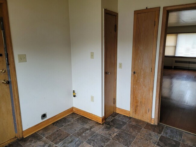 Building Photo - 4510 W Capitol Dr