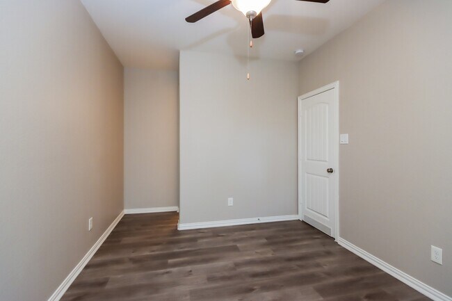 Building Photo - 18914 Sorrento Pt Dr