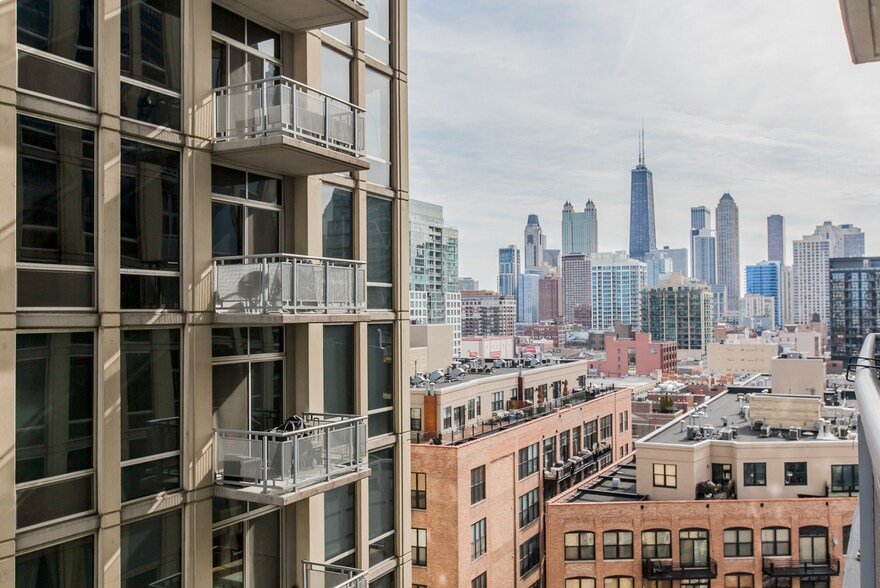City View from Unit Balcony - 700 Larrabee N St
