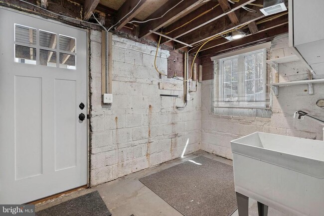 Building Photo - 4017 22nd St N