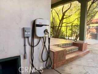 Building Photo - 2335 Overland Ave