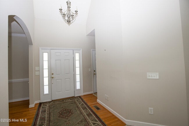 Building Photo - 102 Newington Way