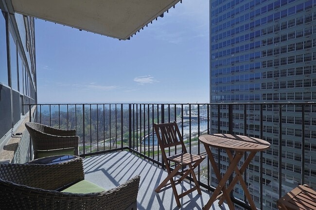 Building Photo - 3550 N Lake Shore Dr