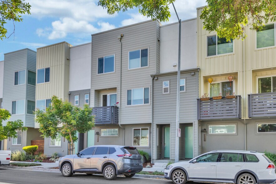 Primary Photo - 2370 Filbert St