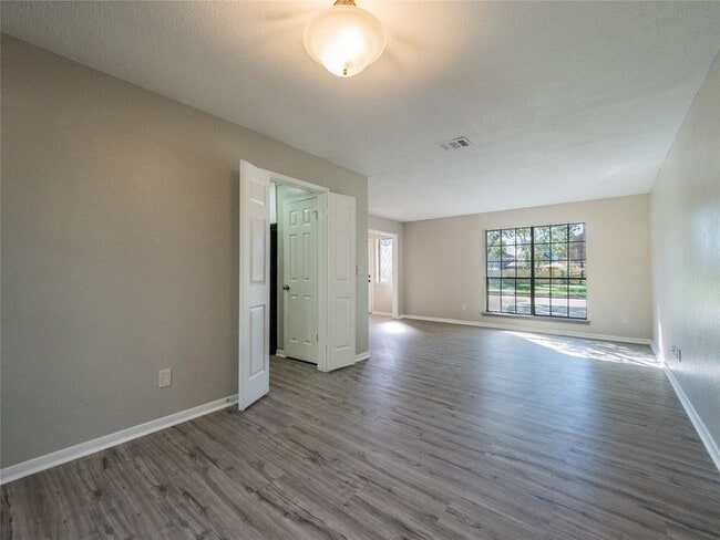 Building Photo - 2722 Carmel Woods Dr
